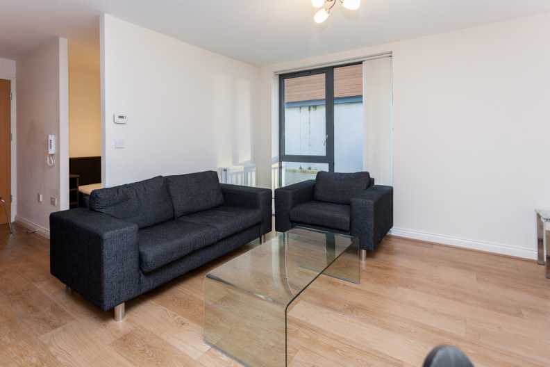 1 bedroom apartments/flats to sale in Needleman Close, Colindale-image 6