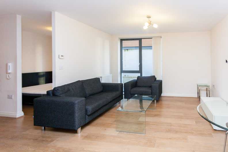 1 bedroom apartments/flats to sale in Needleman Close, Colindale-image 5