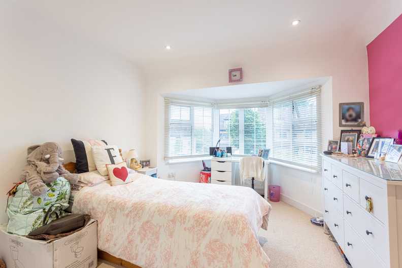 4 bedrooms houses to sale in Hale Lane, Mill Hill-image 11