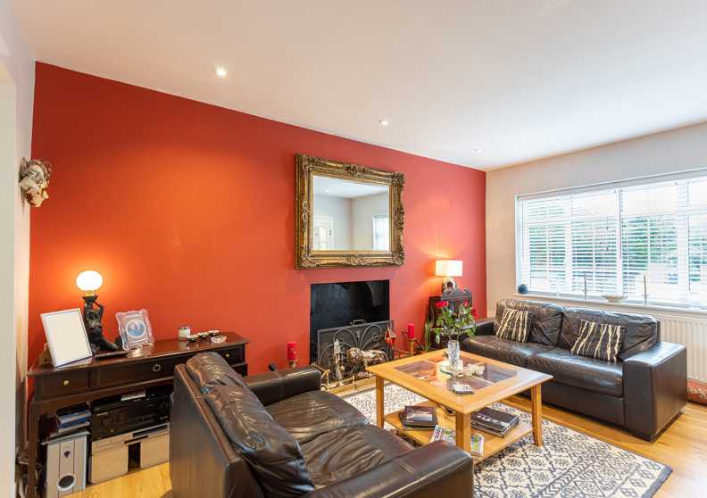 4 bedrooms houses to sale in Hale Lane, Mill Hill-image 8