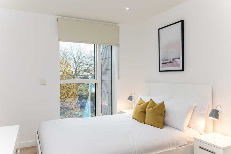 1 bedroom apartments/flats to sale in Goodchild Road, Woodberry Down, Manor House-image 3