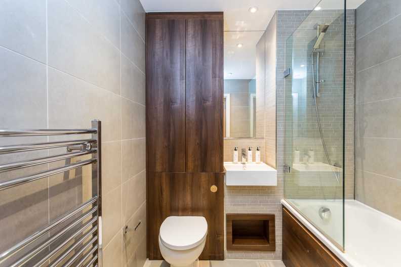 1 bedroom apartments/flats to sale in Goodchild Road, Woodberry Down, Manor House-image 4