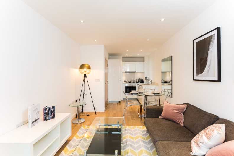 1 bedroom apartments/flats to sale in Goodchild Road, Woodberry Down, Manor House-image 5