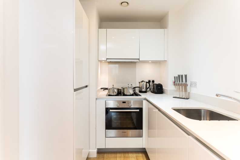 1 bedroom apartments/flats to sale in Goodchild Road, Woodberry Down, Manor House-image 7