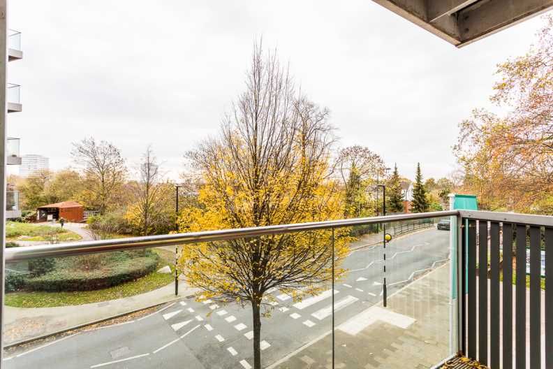 1 bedroom apartments/flats to sale in Goodchild Road, Woodberry Down, Manor House-image 8