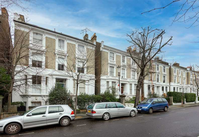1 bedroom apartments/flats to sale in Oxford Gardens, Ladbroke Grove-image 2