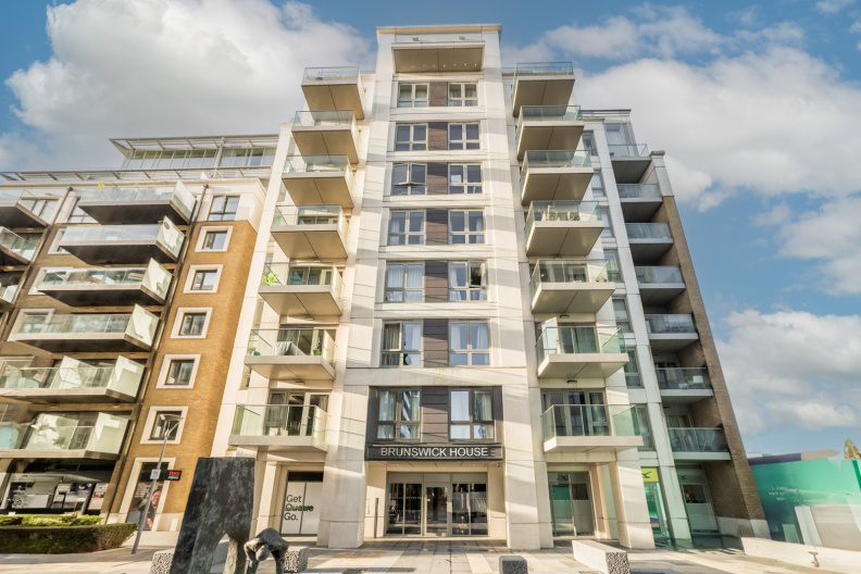 1 bedroom apartments/flats to sale in Parr's Way, Hammersmith-image 1