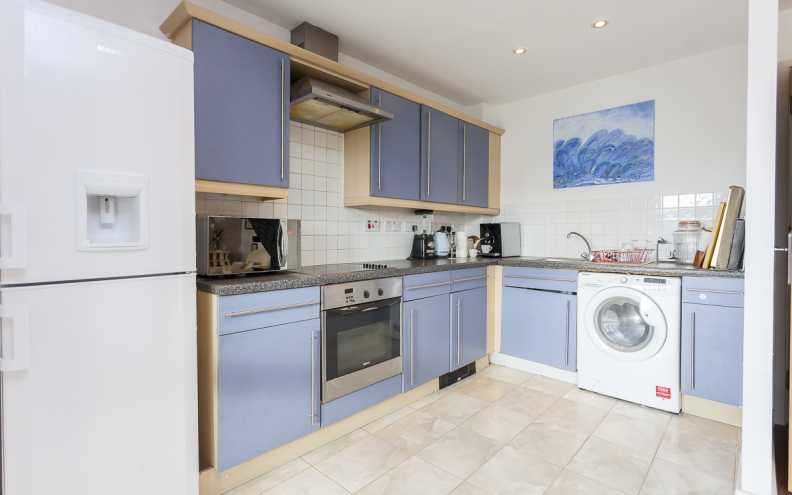 1 bedroom apartments/flats to sale in Martlesham Walk, Colindale-image 10