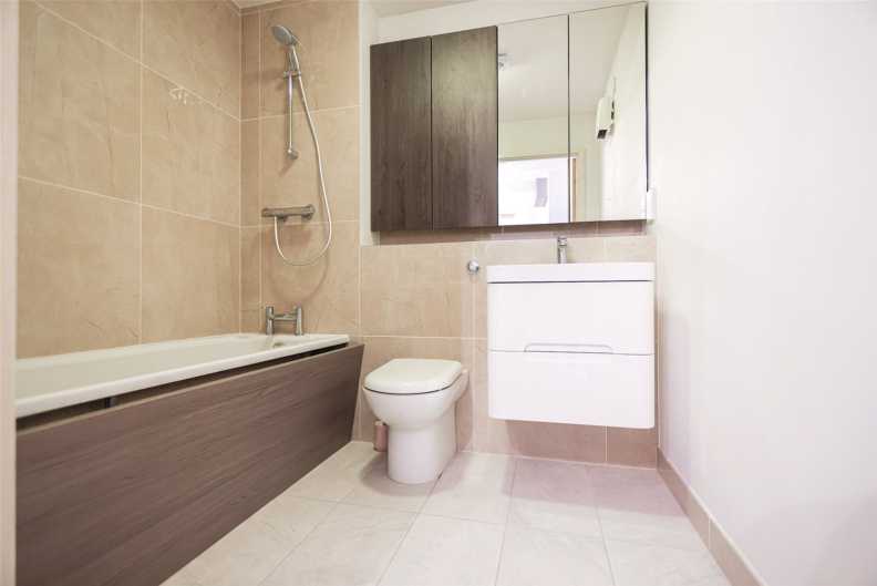1 bedroom apartments/flats to sale in Martlesham Walk, Colindale-image 7