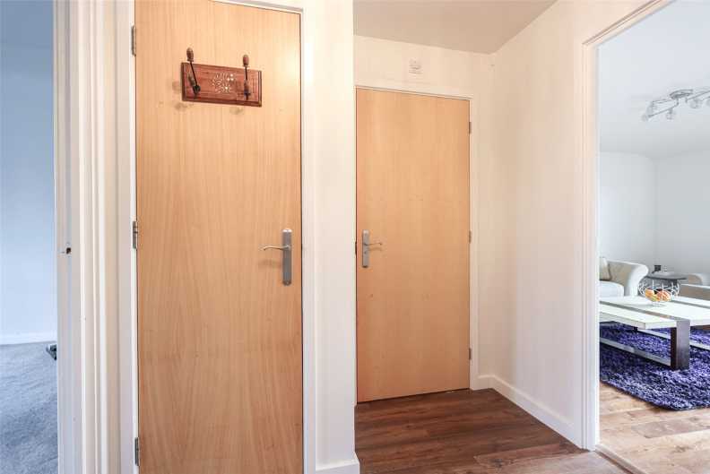 1 bedroom apartments/flats to sale in Martlesham Walk, Colindale-image 12