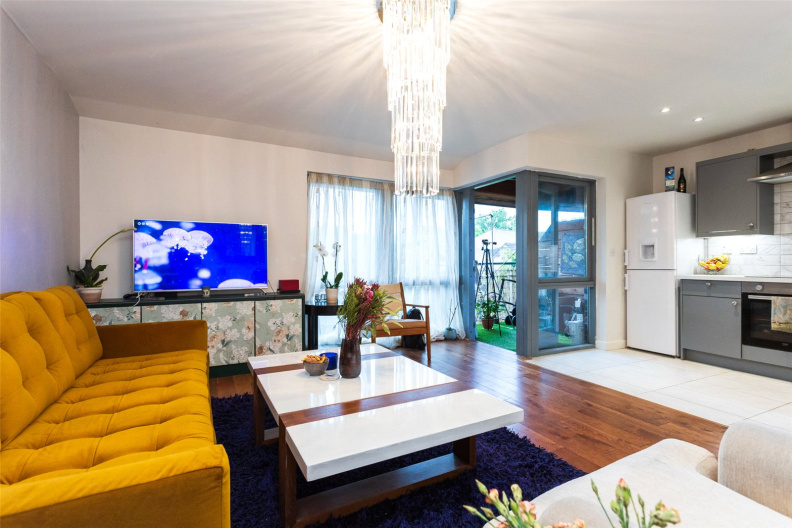1 bedroom apartments/flats to sale in Martlesham Walk, Colindale-image 2