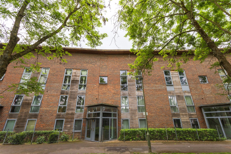 1 bedroom apartments/flats to sale in Martlesham Walk, Colindale-image 1