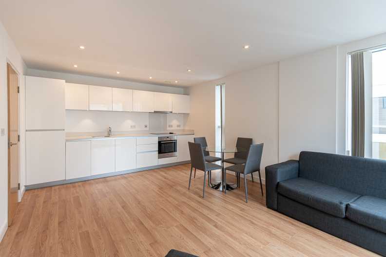 2 bedrooms apartments/flats to sale in Goodchild Road, Woodbury Down, London-image 3