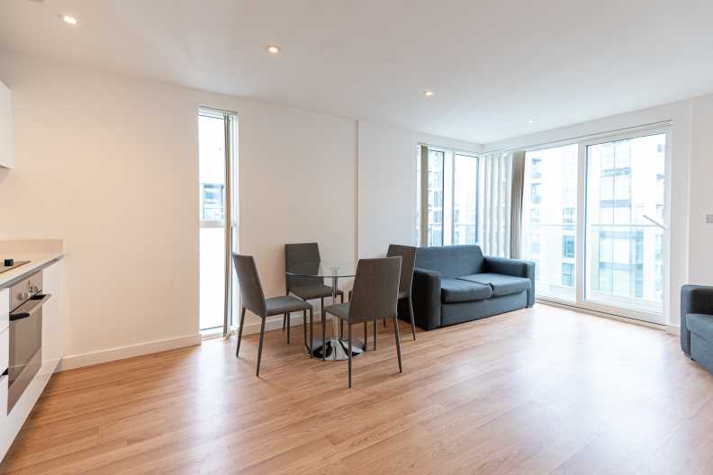 2 bedrooms apartments/flats to sale in Goodchild Road, Woodbury Down, London-image 11