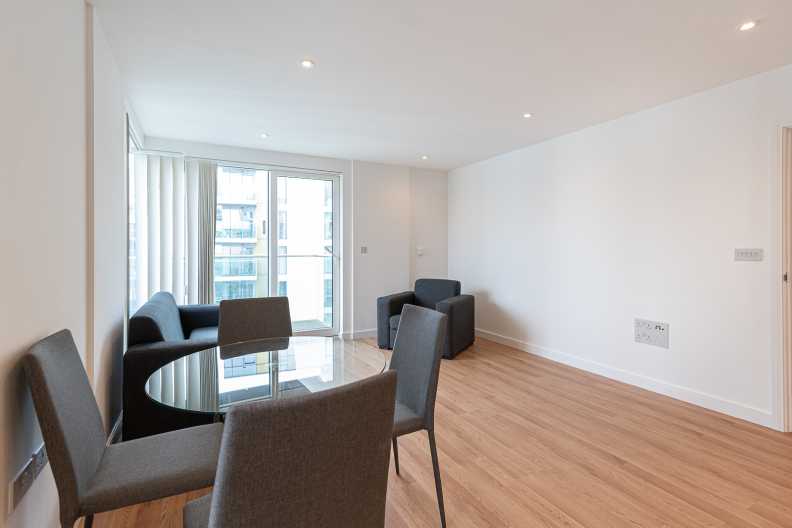 2 bedrooms apartments/flats to sale in Goodchild Road, Woodbury Down, London-image 13