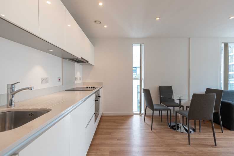 2 bedrooms apartments/flats to sale in Goodchild Road, Woodbury Down, London-image 15