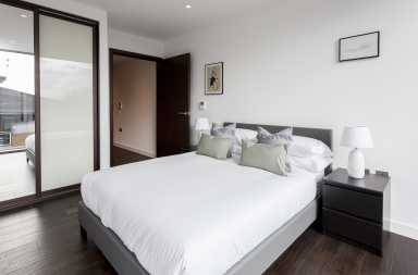 Royal Mint Street, Tower Hill - E1 view 3