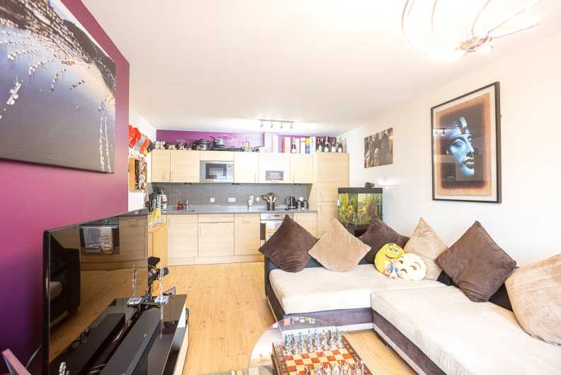 2 bedrooms apartments/flats to sale in Heritage Avenue, Beaufort Park, Colindale-image 8
