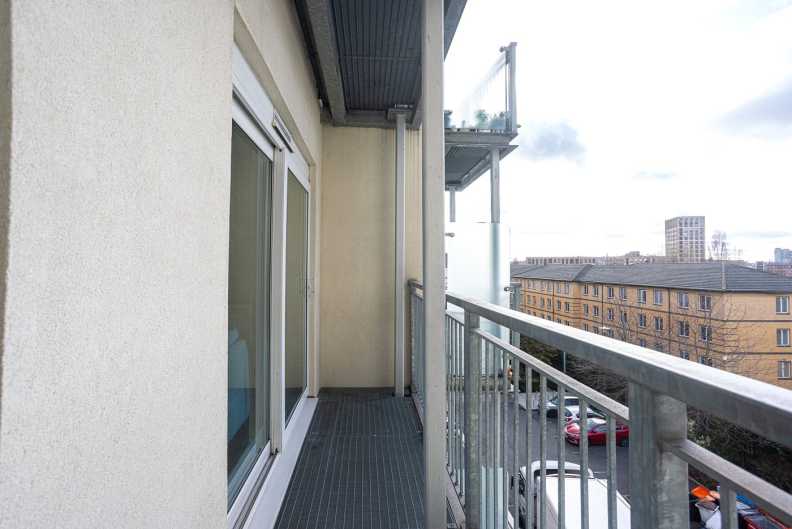 2 bedrooms apartments/flats for sale in Heritage Avenue, Beaufort Park, Colindale - NW9 view 6