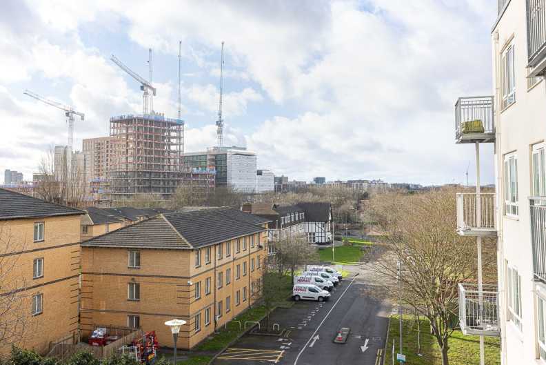 2 bedrooms apartments/flats for sale in Heritage Avenue, Beaufort Park, Colindale - NW9 view 11