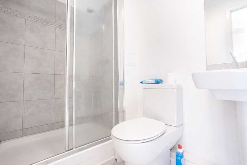 2 bedrooms apartments/flats for sale in Heritage Avenue, Beaufort Park, Colindale - NW9 view 10