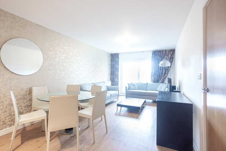 2 bedrooms apartments/flats to sale in Bantam House, 6 Heritage Avenue, Colindale-image 1