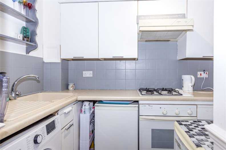 2 bedrooms apartments/flats to sale in Yellowhammer Court, 26 Eagle Drive, Colindale-image 13