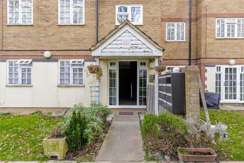 2 bedrooms apartments/flats to sale in Yellowhammer Court, 26 Eagle Drive, Colindale-image 17