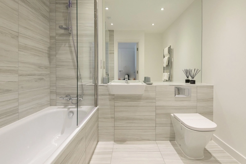 2 bedrooms apartments/flats to sale in Holman Drive, Southall-image 9