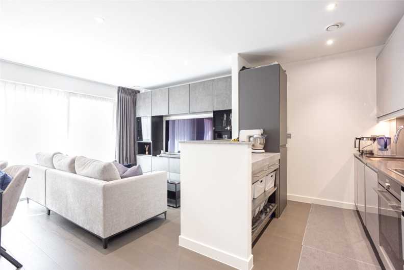 2 bedrooms apartments/flats to sale in Lassen House, 12 Lismore Boulevard, Colindale-image 4