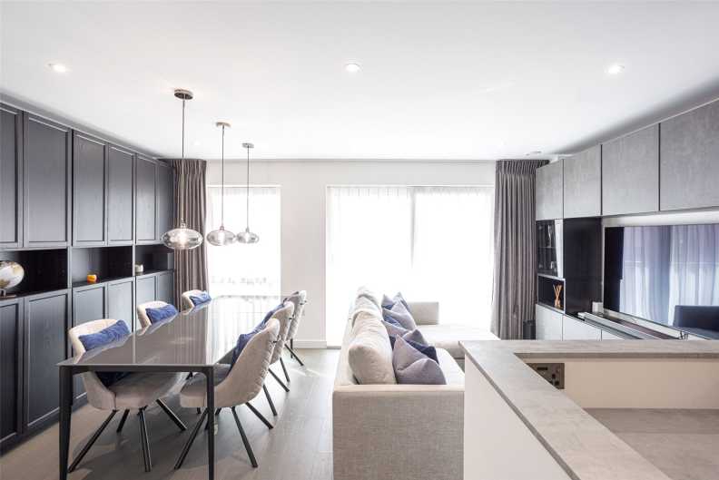 2 bedrooms apartments/flats to sale in Lassen House, 12 Lismore Boulevard, Colindale-image 7