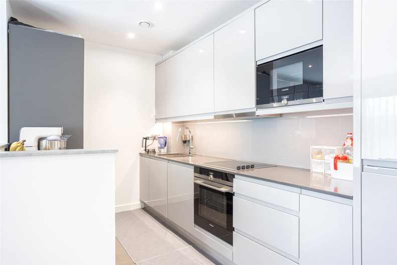 2 bedrooms apartments/flats to sale in Lassen House, 12 Lismore Boulevard, Colindale-image 6