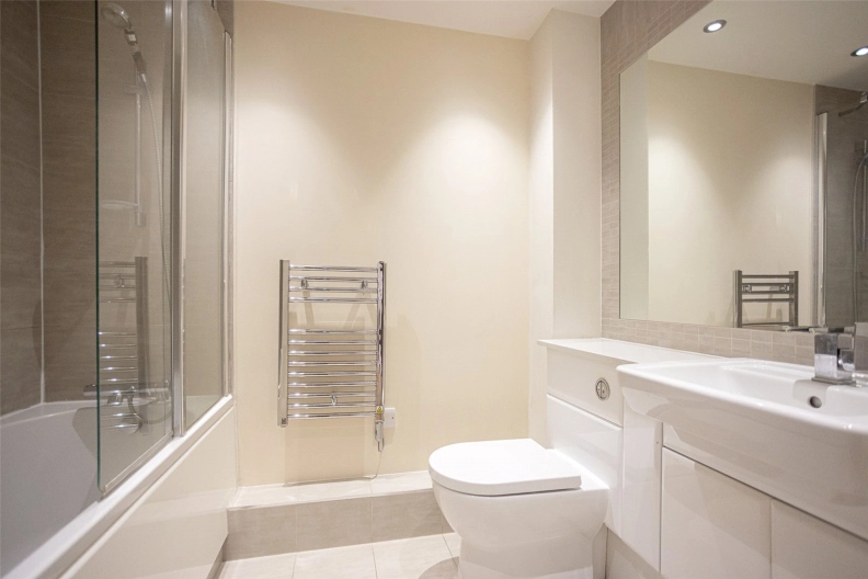 Studio apartments/flats to sale in Envoy House, 2 East Drive, Beaufort Park-image 7