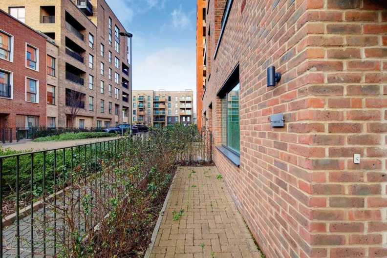 4 bedrooms apartments/flats to sale in Thonrey Close, Colindale Gardens-image 16