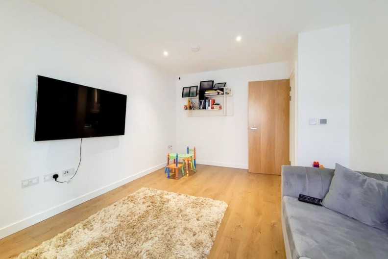 4 bedrooms apartments/flats to sale in Thonrey Close, Colindale Gardens-image 13