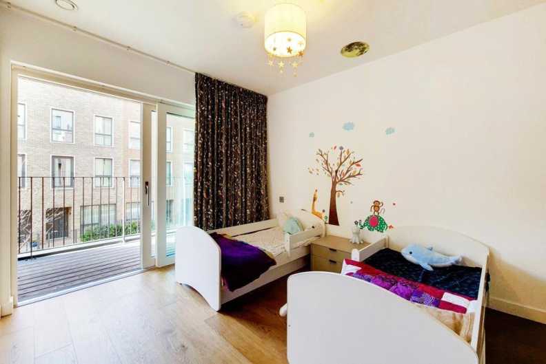 4 bedrooms apartments/flats to sale in Thonrey Close, Colindale Gardens-image 9