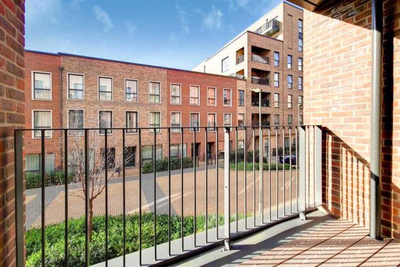 4 bedrooms apartments/flats to sale in Thonrey Close, Colindale Gardens-image 10