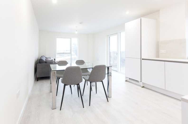 2 bedrooms apartments/flats to sale in Chrome Apartments, Hargrave Drive, Harrow-image 3