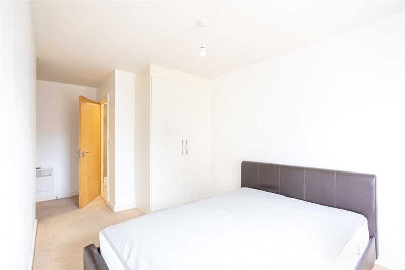 2 bedrooms apartments/flats to sale in Curtiss House, 27 Heritage Avenue, Beaufort Park-image 13