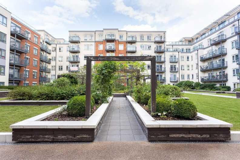 2 bedroom flat for Sale in Aerodrome Road, Beaufort Park, Colindale