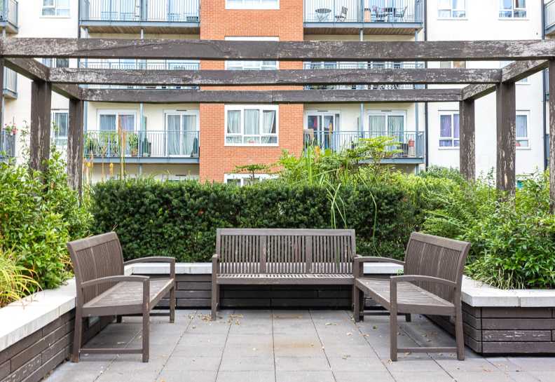 2 bedroom flat for Sale in Aerodrome Road, Beaufort Park, Colindale