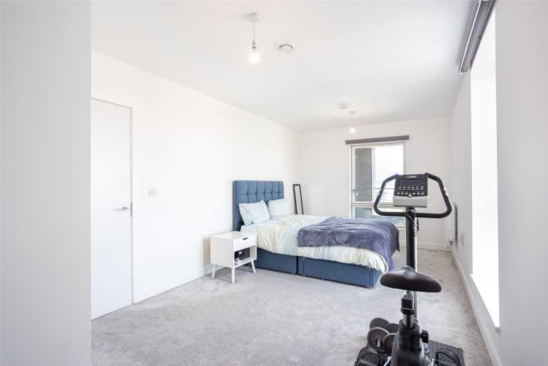 1 bedroom apartments/flats to sale in Edgware Road, Colindale-image 9