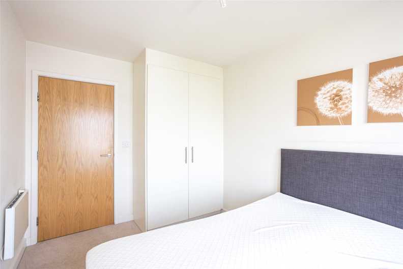 1 bedroom apartments/flats to sale in Ascent House, 35 Boulevard Drive, London-image 7