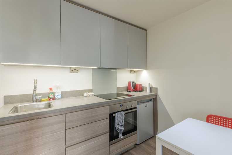 Studio apartments/flats to sale in Carleton House, 20 Boulevard Drive, Beaufort Park-image 6