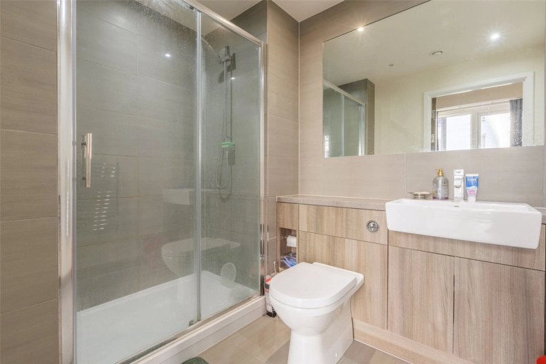 Studio apartments/flats to sale in Carleton House, 20 Boulevard Drive, Beaufort Park-image 4