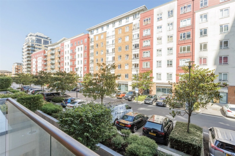 Studio apartments/flats to sale in Carleton House, 20 Boulevard Drive, Beaufort Park-image 8