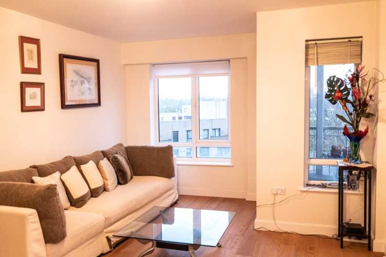 2 bedrooms apartments/flats to sale in Arctic House, 3 Heritage Avenue, Beaufort Park-image 4