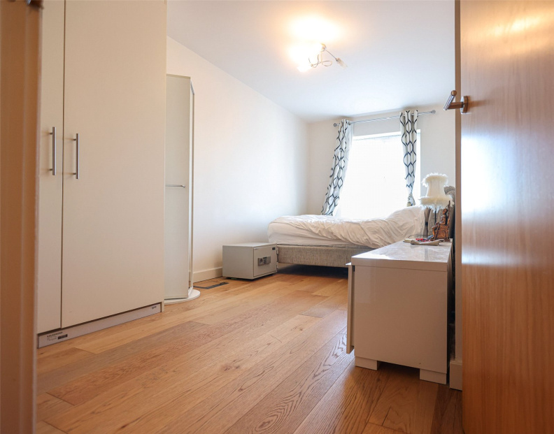 2 bedrooms apartments/flats to sale in Heritage Avenue, Colindale-image 5