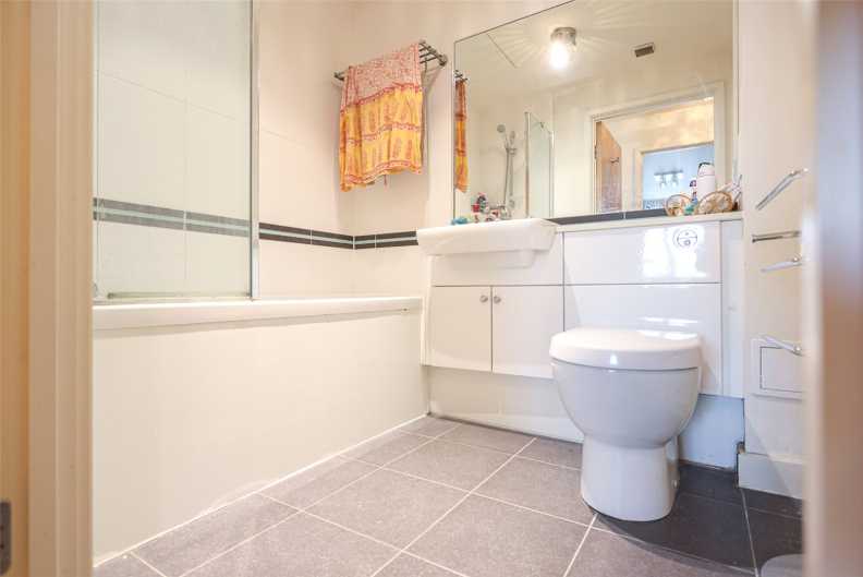 2 bedrooms apartments/flats to sale in Heritage Avenue, Colindale-image 15