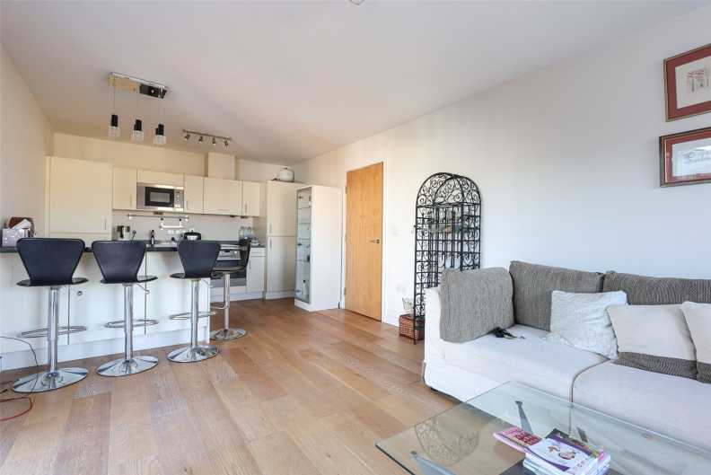 2 bedrooms apartments/flats to sale in Heritage Avenue, Colindale-image 4